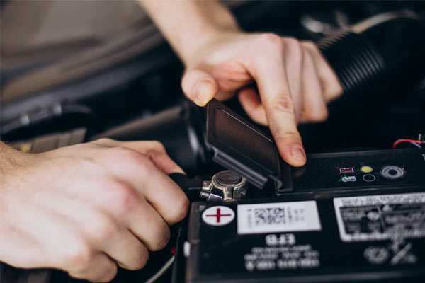 Leere Autobatterie - Häufigste Pannenursache